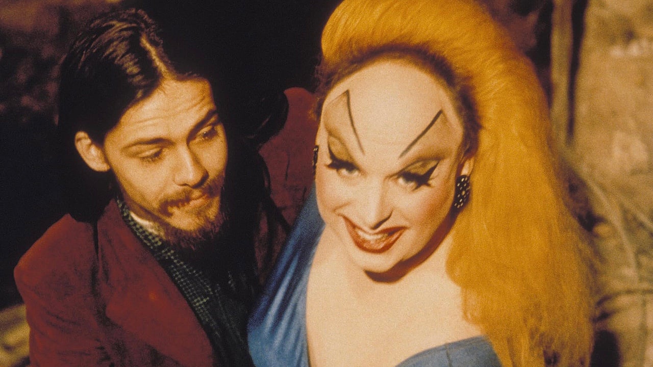 Divine and Danny Mills in Pink Flamingos (1972)